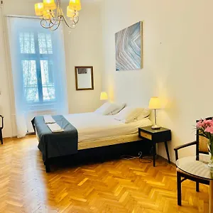  Hostel City Rooms