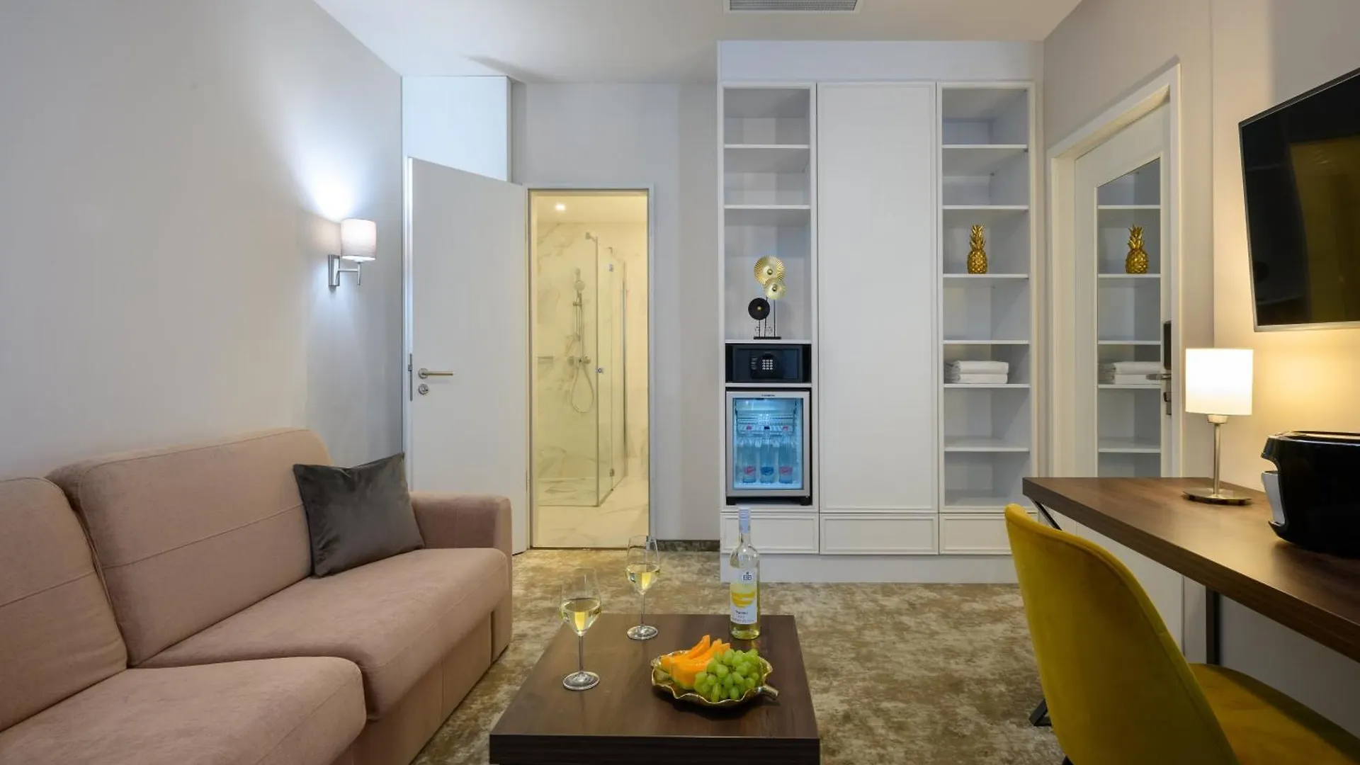 Leonardo Boutique Hotel Budapest M-Square 4*,