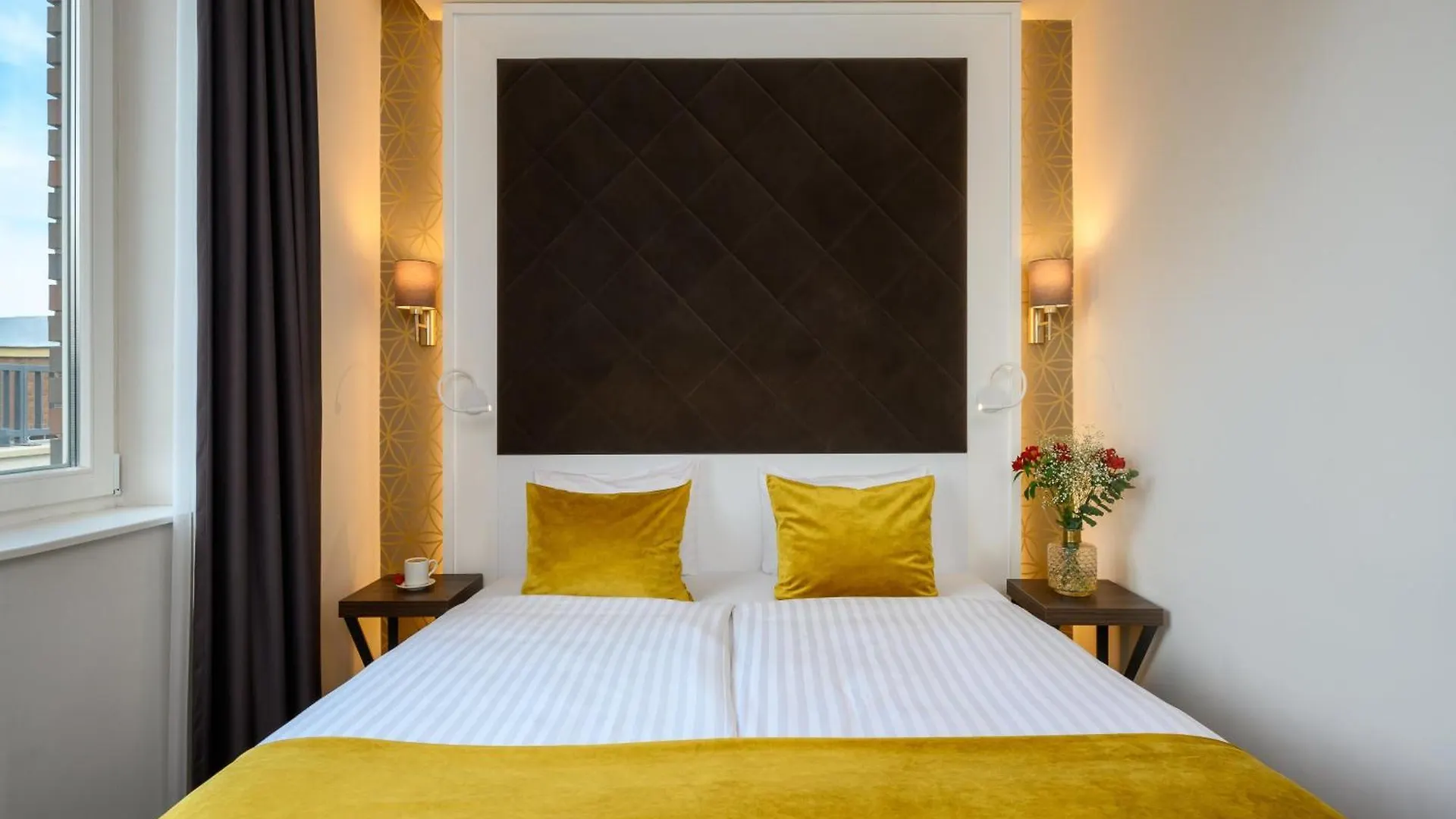 Leonardo Boutique Hotel Budapest M-Square contacts